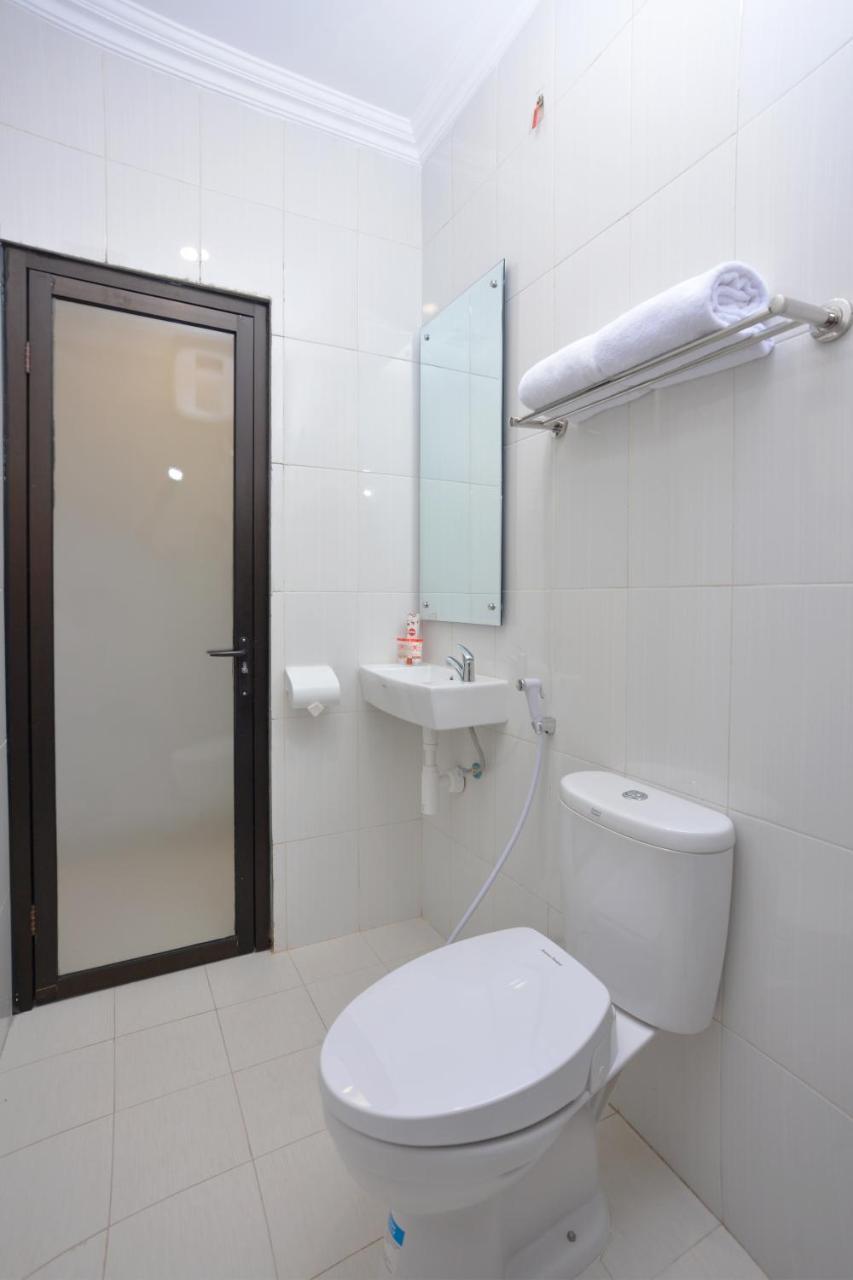 The Edwin Syariah Hotel Ngabean Kültér fotó